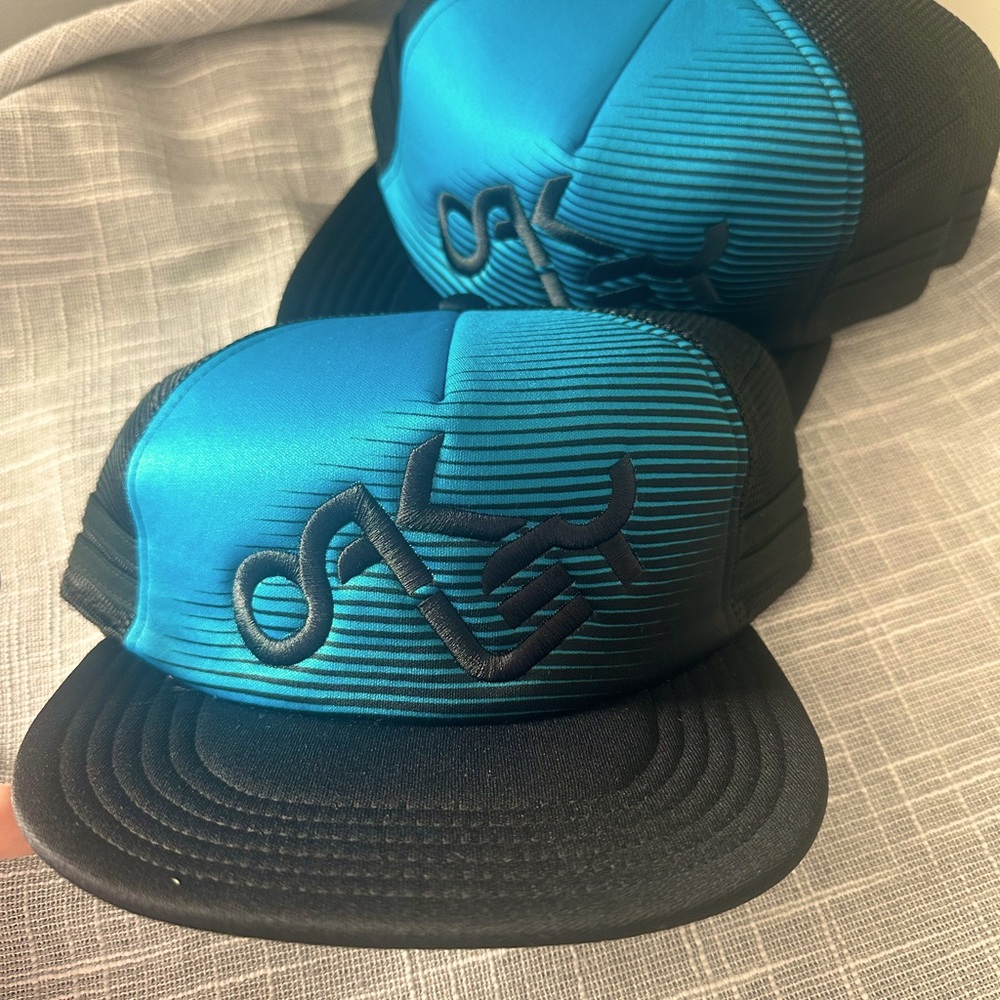 Oakley Snap Backs